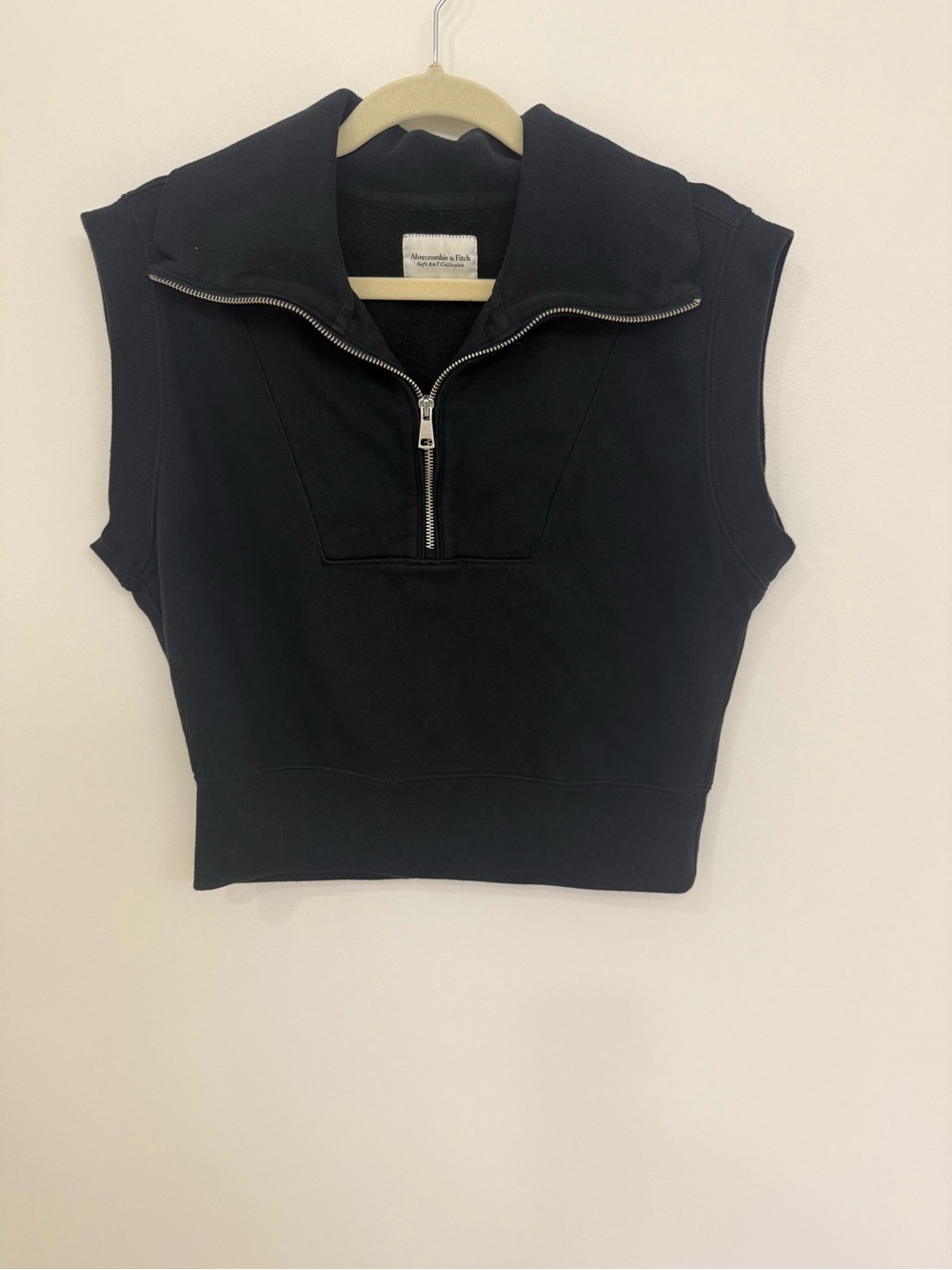 Abercrombie & Fitch Black Sleeveless Half-Zip Cropped Top